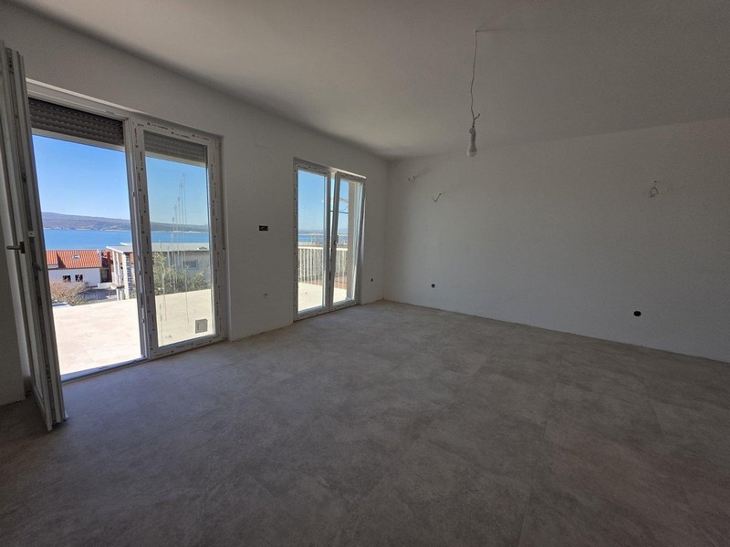 Tengerre néző hálószoba.