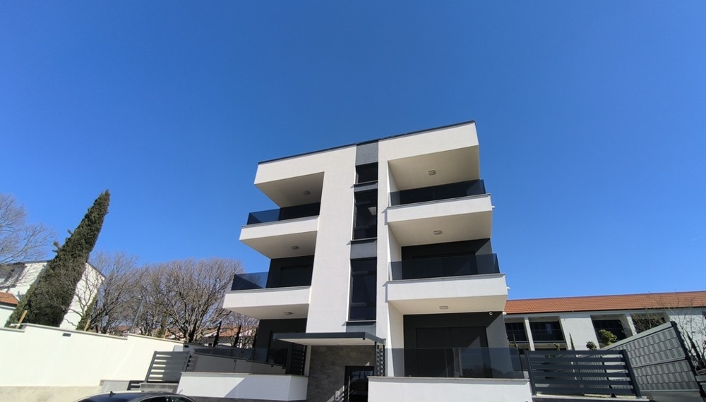 Új épület - lakás eladó Sv. Filip i Jakov Biograd na Moru közelében, Horvátországban.