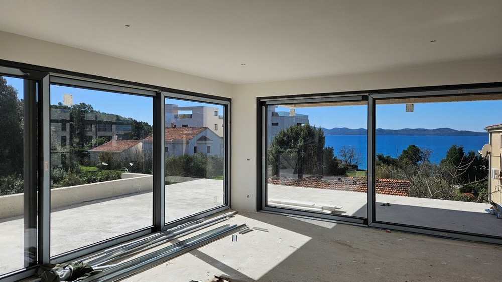 Tengerre néző kilátás a Zadar melletti A3618 ingatlan befejezetlen szobájából.