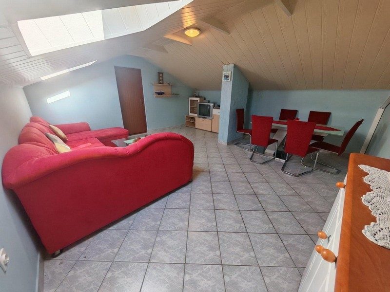 Bútorozott nappali a tetőtérben - A3621 ingatlan.