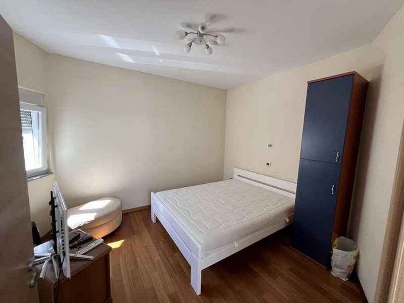 Az A3630 apartman hálószobája Horvátországban.