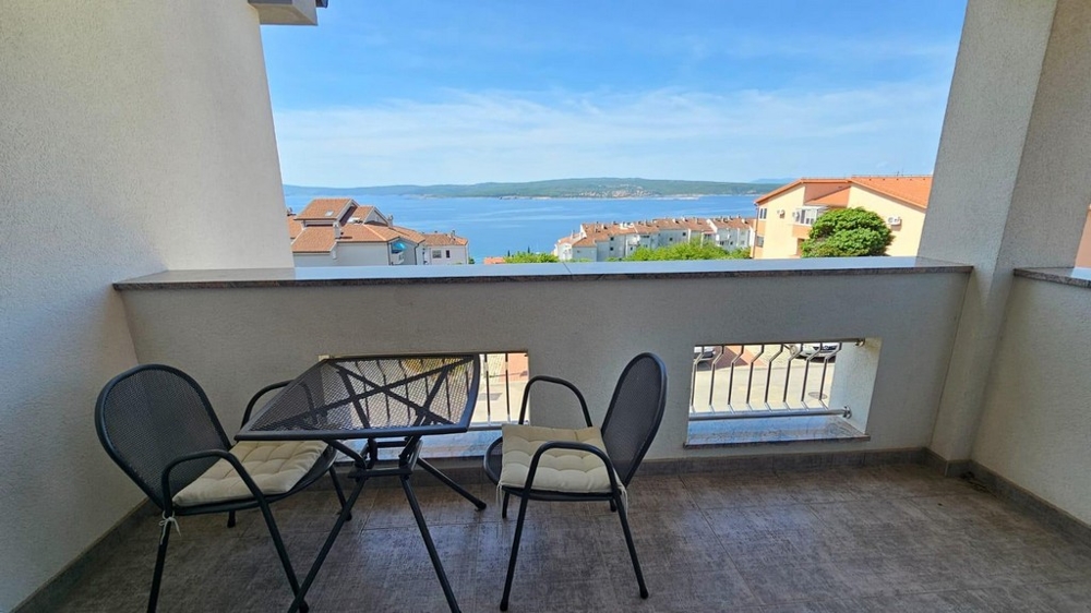 Tengerre néző apartman A3632, amely eladó Horvátországban Crikvenicában.