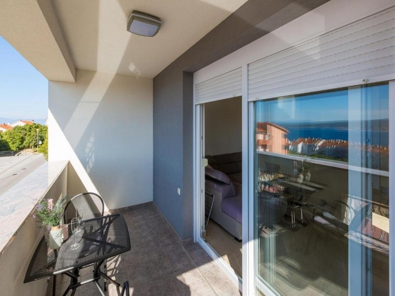 Fedett terasz az A3635 ingatlanhoz Crikvenicában, Horvátországban.