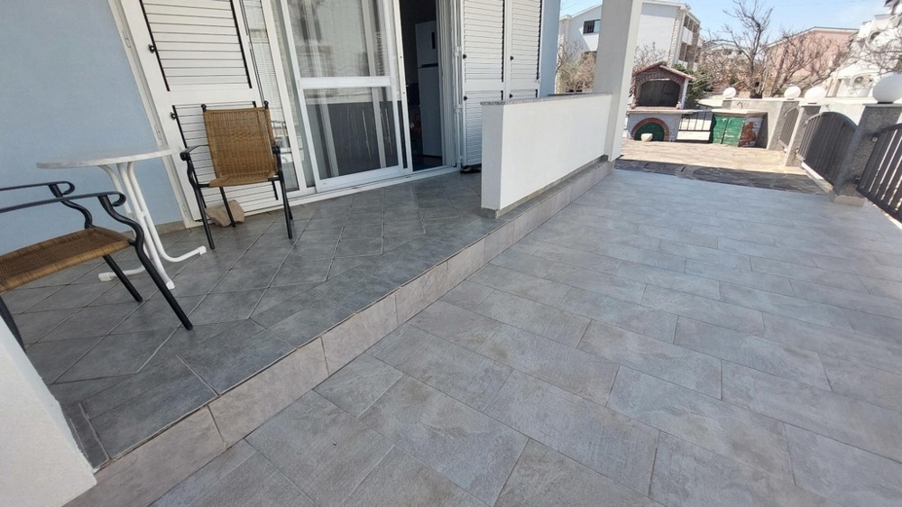 Földszinti lakás kerttel és terasszal - A3640 ingatlan.