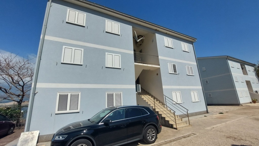 A horvátországi A3640 apartman bejárata.