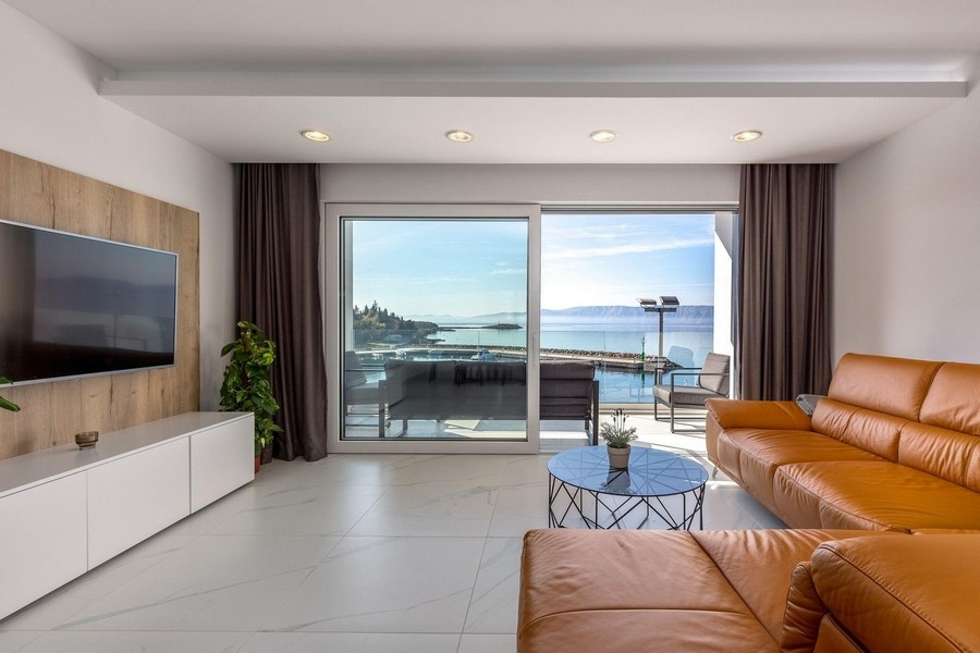 Vásároljon bútorozott ingatlant a tenger mellett Horvátországban - Panorama Scouting A3642.