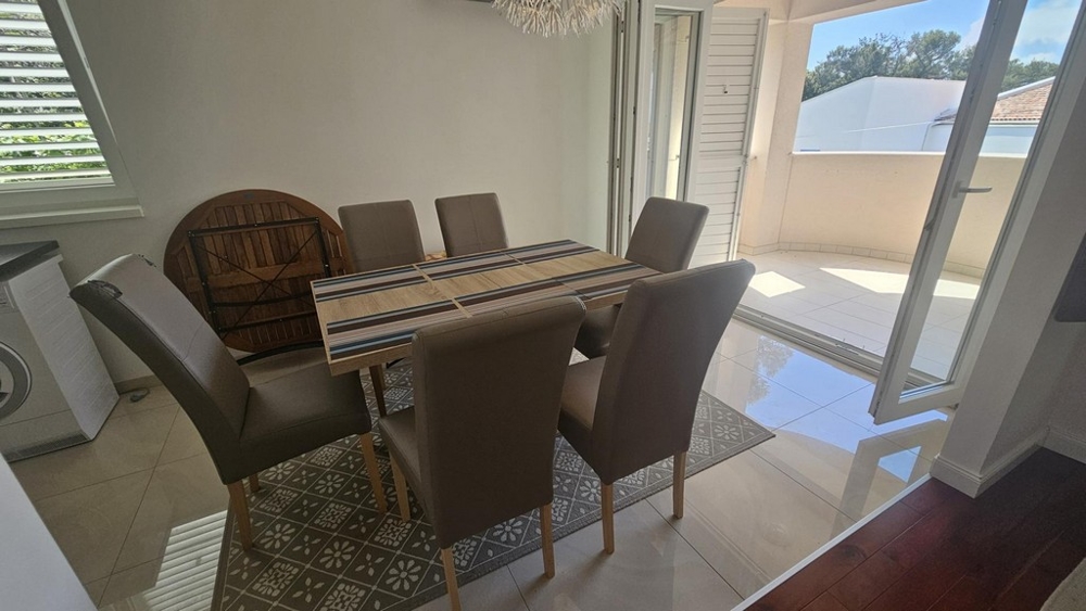 Erkélyes étkezősarok