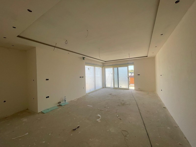 Nappali terasz kijárattal