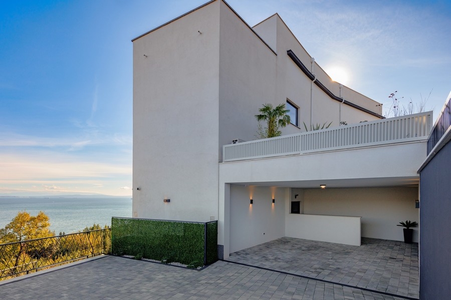 Garázs az A3669 lakáshoz Horvátországban.