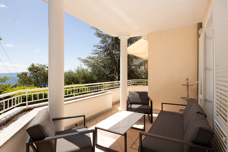 Tágas terasz az A3680 ingatlanhoz Horvátországban - Panorama Scouting.