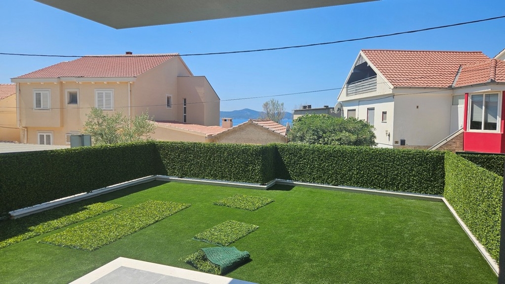 Az A3682 ingatlan kertje.