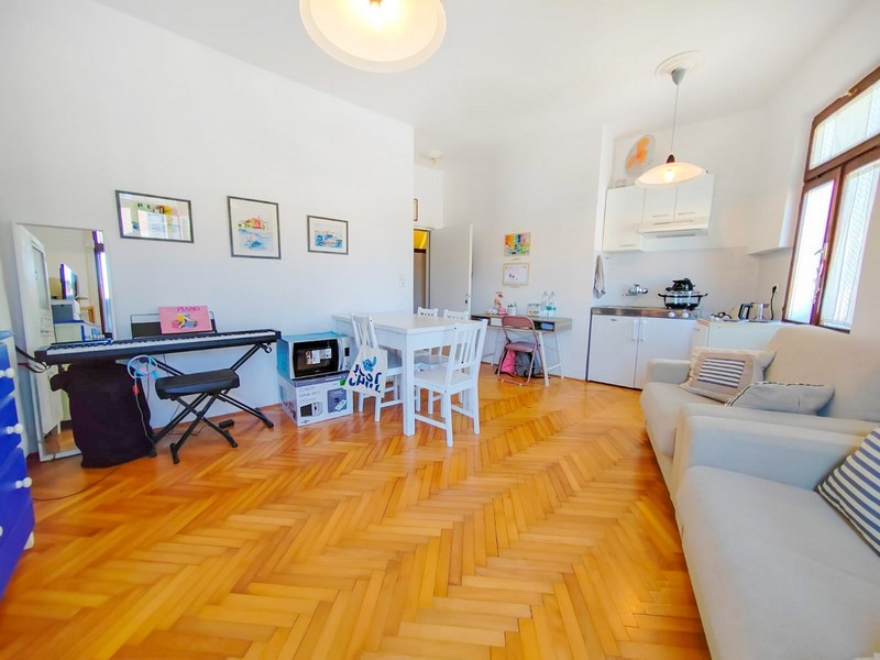 Vonzó lakás eladó Rovinj városközpontjában Isztria szigetén.