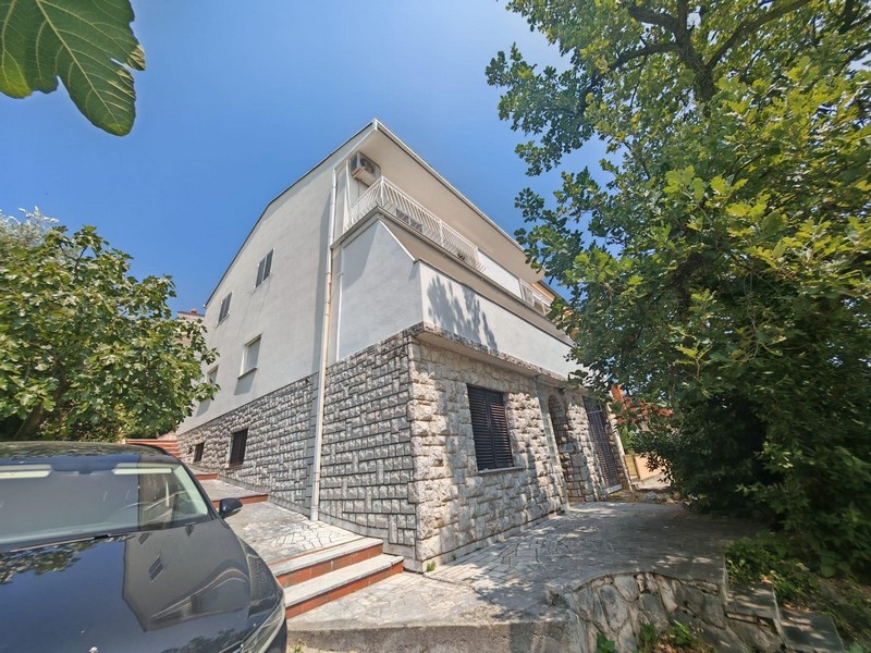 Ebben az ingatlanban eladó az A3708-as lakás Crikvenicában.