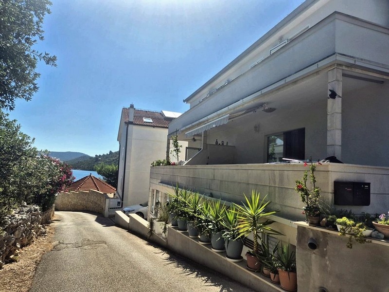 Földszinti lakás a tenger közelében eladó Horvátországban - Panoráma cserkészet.