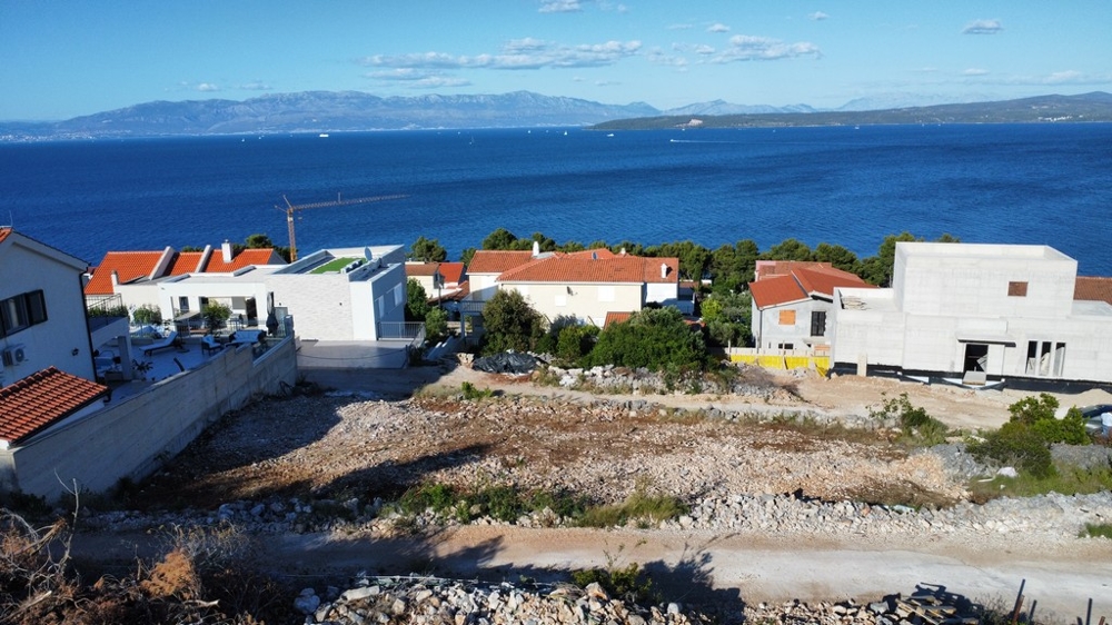 Az apartmanok ezen a tengerre néző telken épülnek fel.