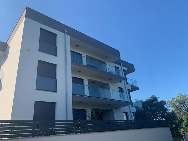 Vásároljon egy modern új lakást Klenovicában, Horvátországban.