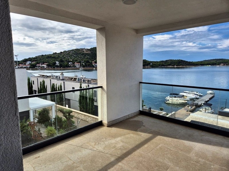 Tengerre néző ingatlan A3749, Tisno, Horvátország.