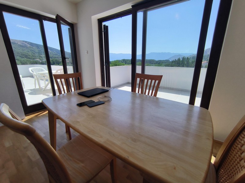 Étkező, kilátással a nagy teraszra és panorámás kilátással