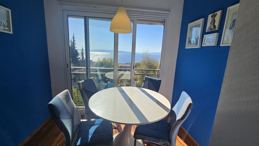Tengerre néző kilátás az A3768 ingatlan étkezőjéből.