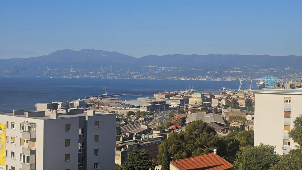 Kilátás Fiuméra és a tengerre az A3774 ingatlanról.