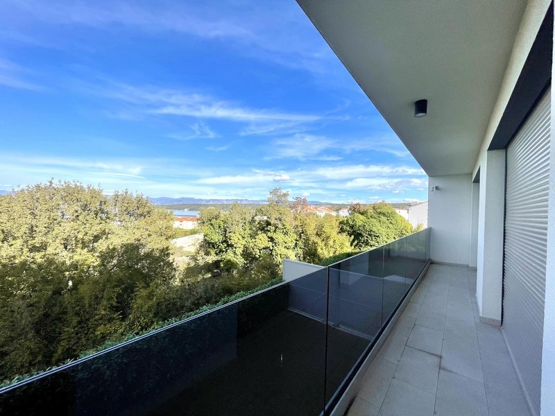 Ingatlan sziget Krk Horvátország.