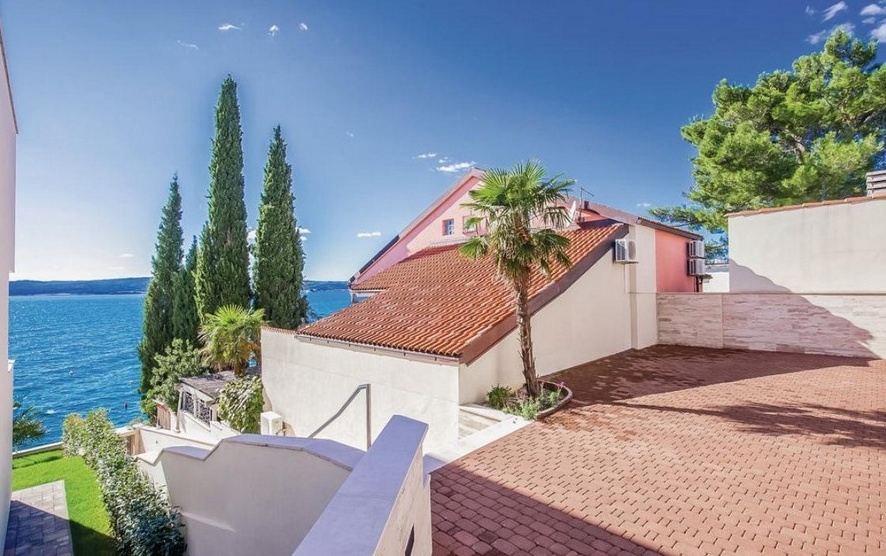 Eladó lakás a strand közelében Crikvenicában, Horvátországban.