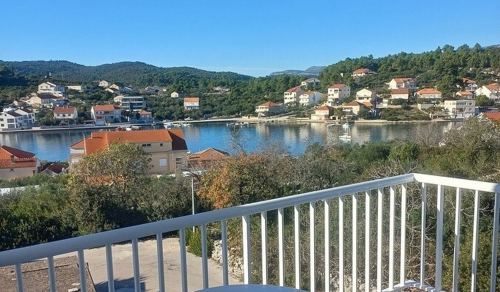 Tengerre néző kilátás az A3805 apartman erkélyéről.