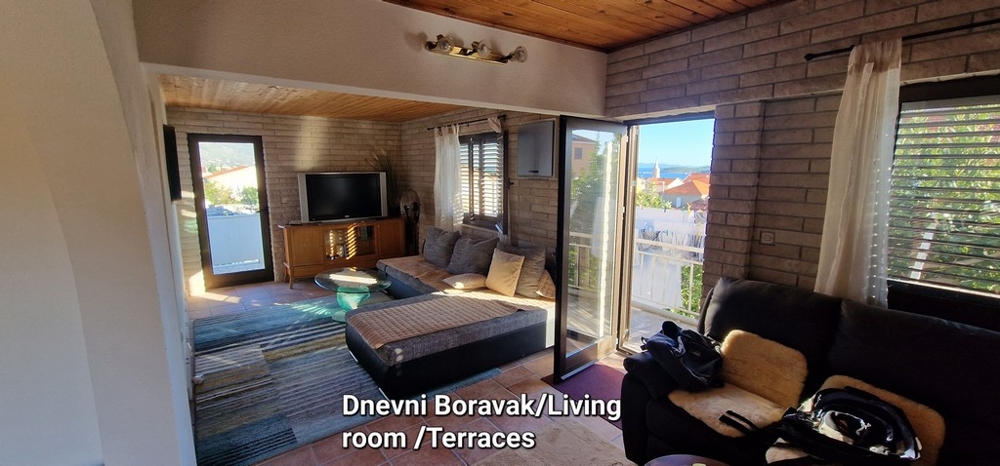 Nappali teraszkapcsolattal