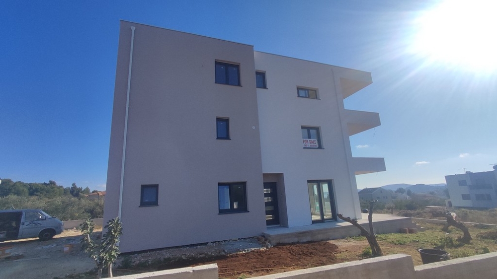 Oldalnézetből az új épület, amelyben az A3816 apartman található.