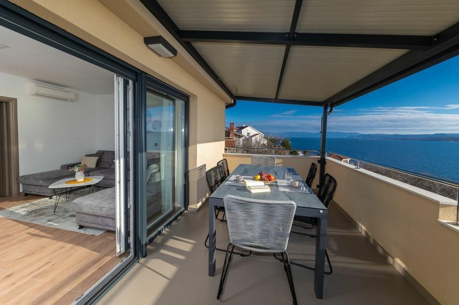 Tengerre néző terasz