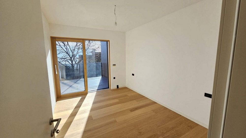 Szoba kilátással a növényzetre