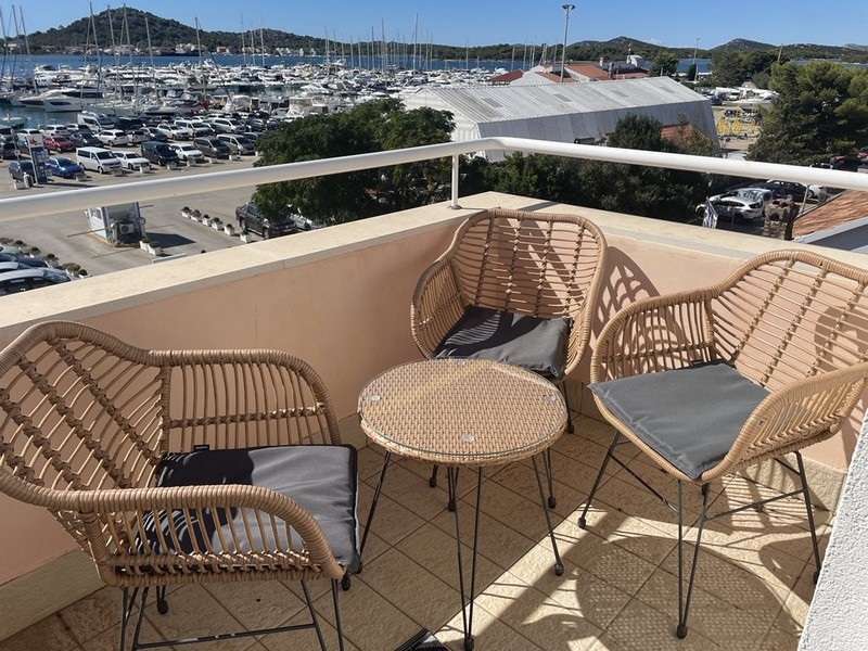 Vásároljon lakást Murter Horvátország szigetén.