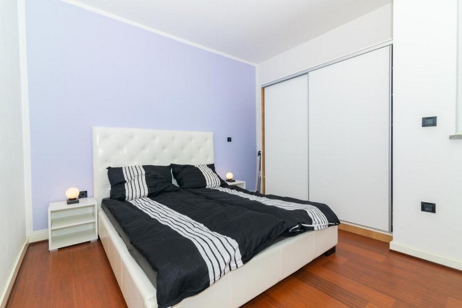 Hálószoba franciaággyal és gardróbbal