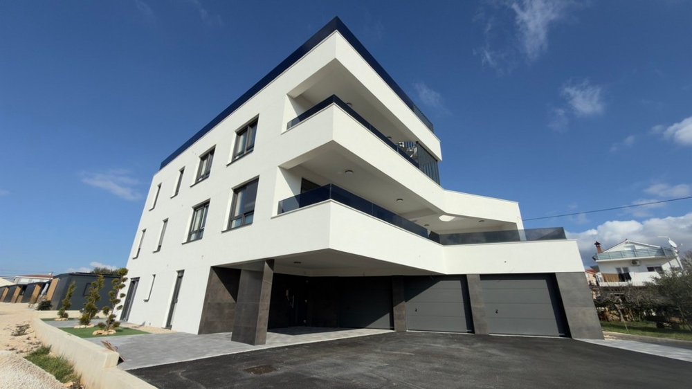 Vásároljon apartmanokat az első sorban a tengerhez.