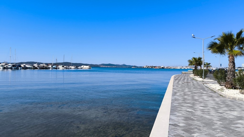 Eladó lakás a tengertől 1. sorban Sukosan - Panoráma cserkészet.