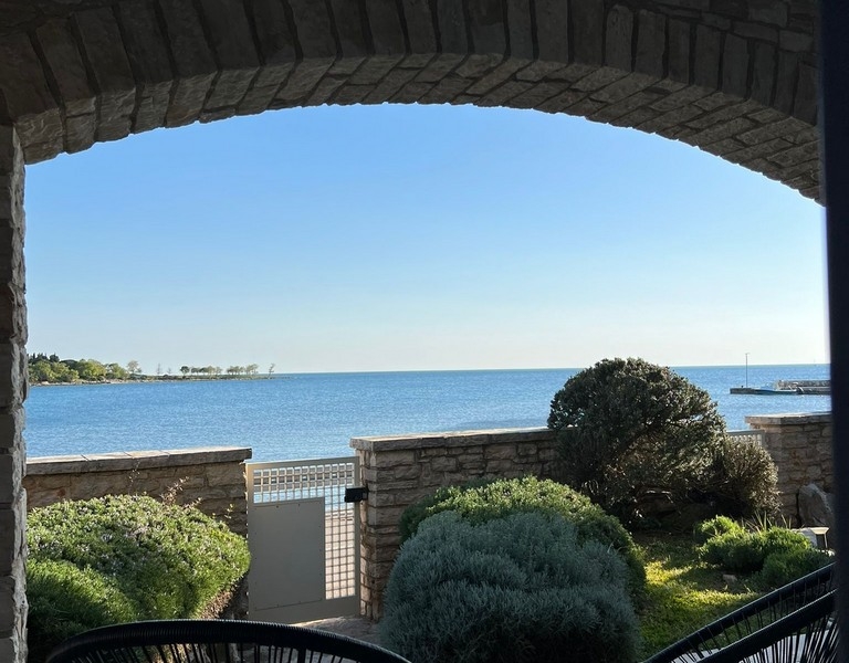 Vásároljon egy kislakást a horvátországi Umag közelében, a tenger 1. sorban.