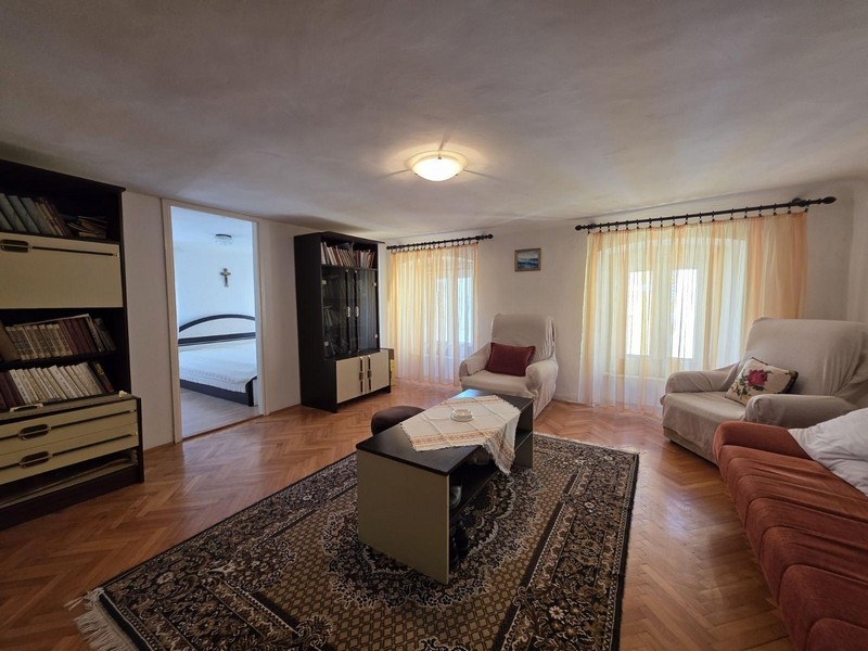 Nappali kanapéval és fotelekkel