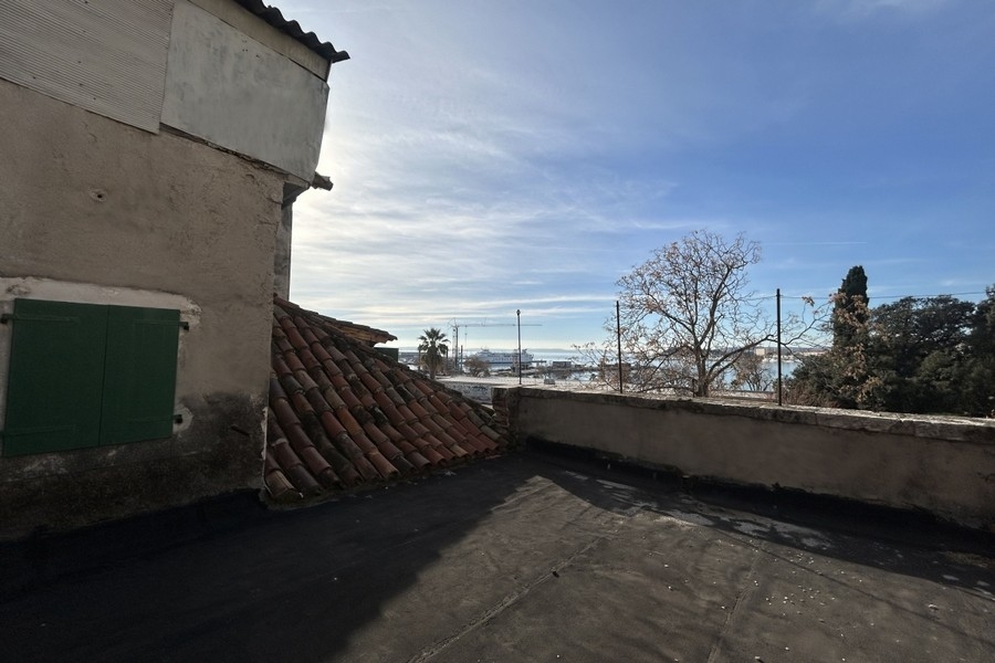 Tengerre néző A3897-es lakásból, amely eladó Splitben.