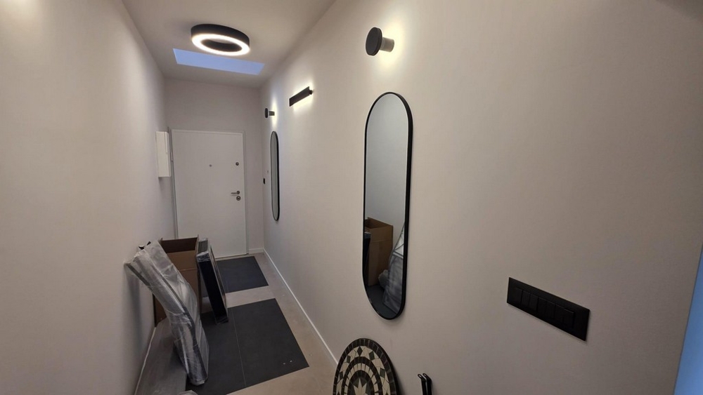 Modern fürdőszoba zuhanyzóval