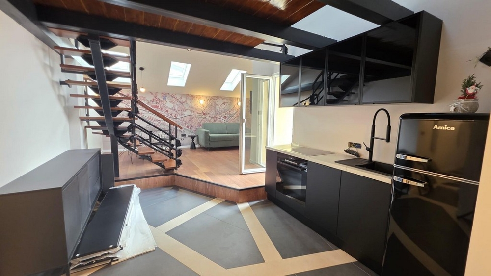 Az A3899-es apartman modern konyhája Rijekában, Horvátországban - Panorama Scouting.