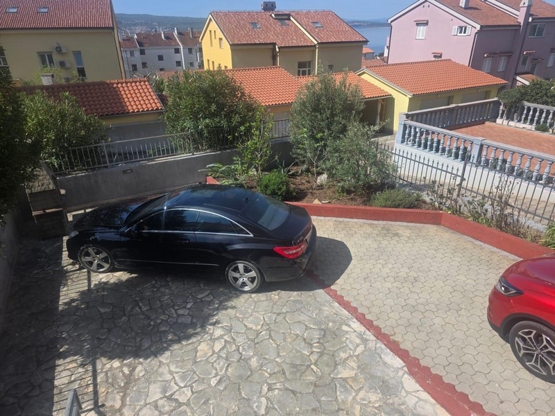 Kilátás a környékre, részleges kilátással az óceánra