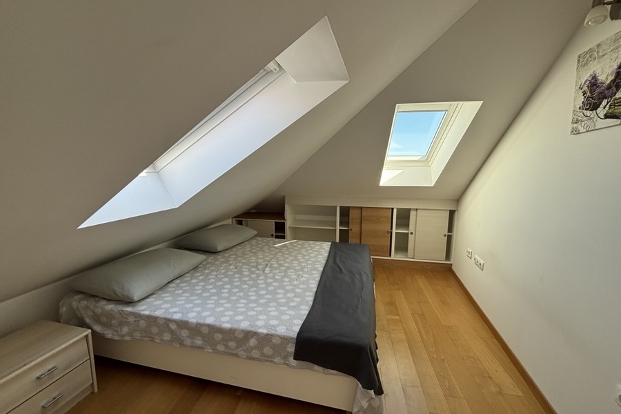 Az A3924 apartman hálószobája Splitben, Dalmáciában