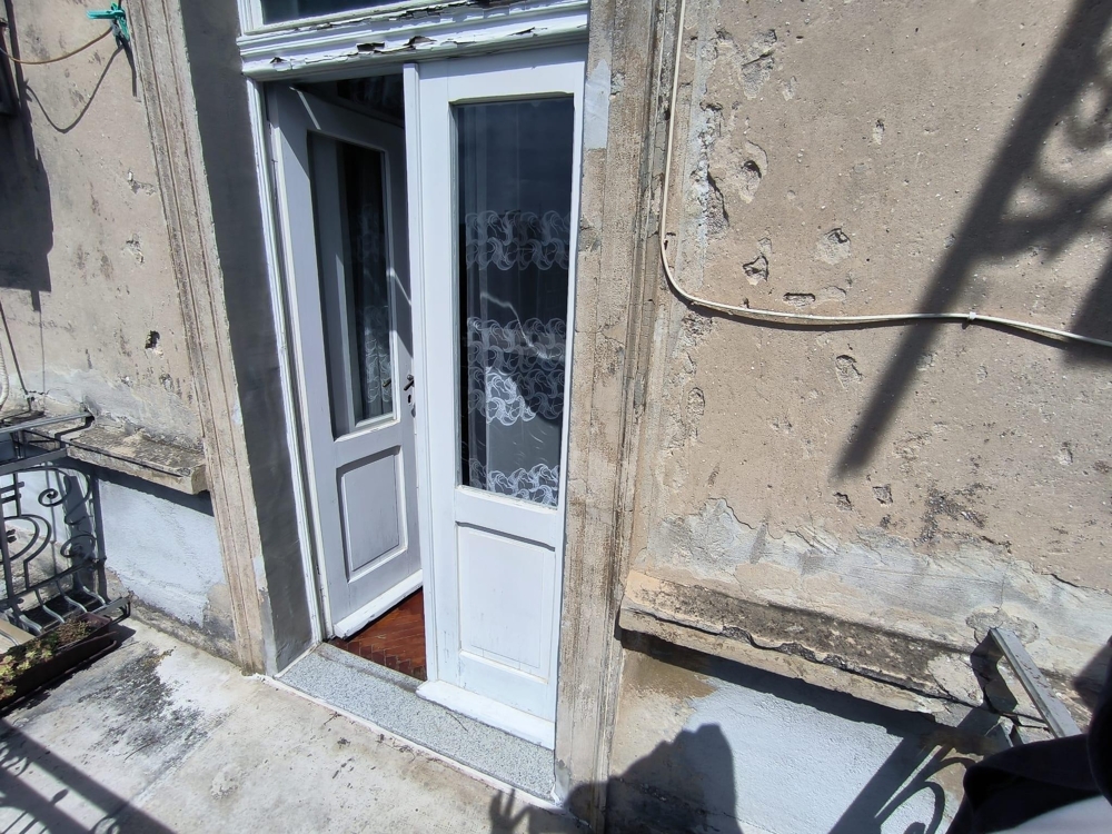 Horvátország régi építésű lakásának bejárata