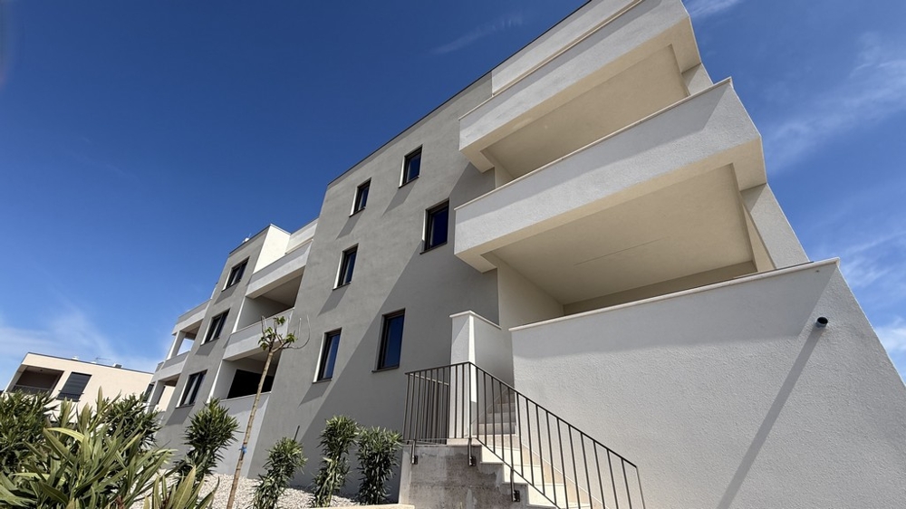 Modern új építésű, melynek első emeletén lévő A3938-as lakás eladó.