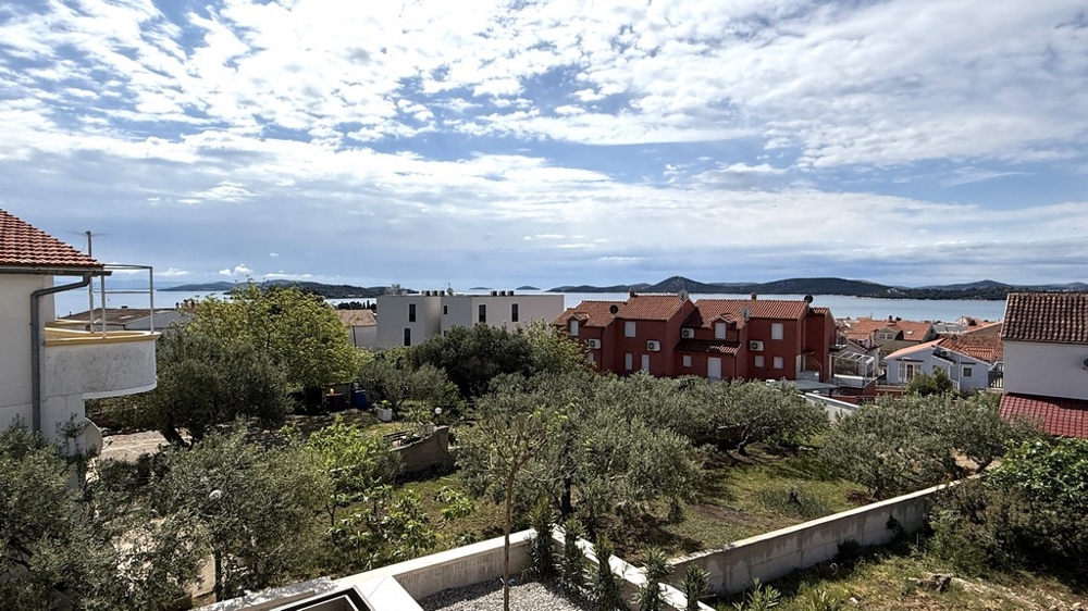 Az apartmanból panorámás kilátás nyílik a tengerre és a környékre
