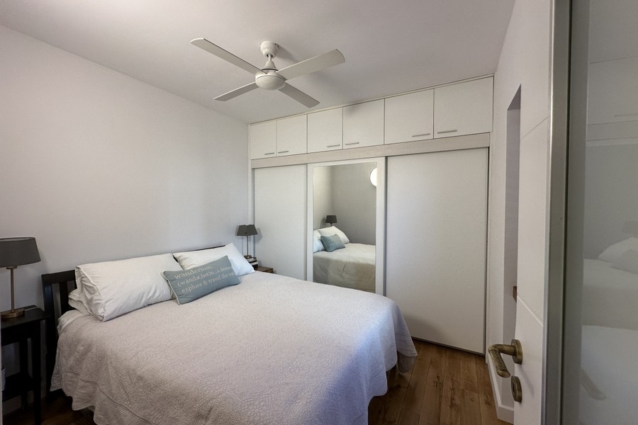 Hálószoba mennyezeti ventilátorral, Horvátország