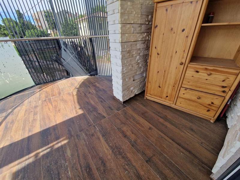 Fedett loggia szekrénnyel