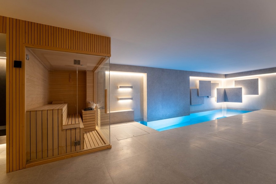 Wellness részleg szaunával és fedett medencével