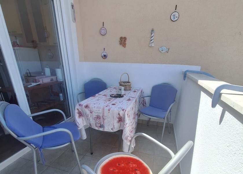 Erkély, ahonnan be lehet jutni a lakásba
