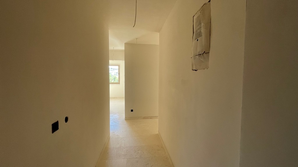Az A4106-os apartman folyosója, hozzáféréssel a szobákhoz